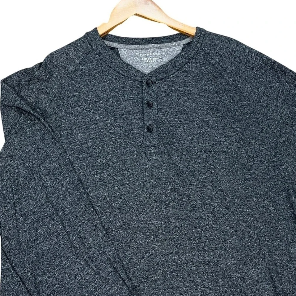 Banana Republic Mens XL Charcoal Gray Heathered Long Sleeve Quick Dry Henley EUC
